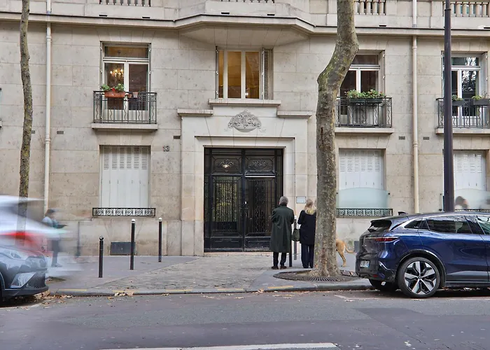 Апартаменты Quartier Tour Eiffel 9 Free Netflix Париж