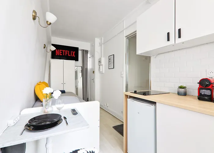 Quartier Tour Eiffel 9 Free Netflix * פריז